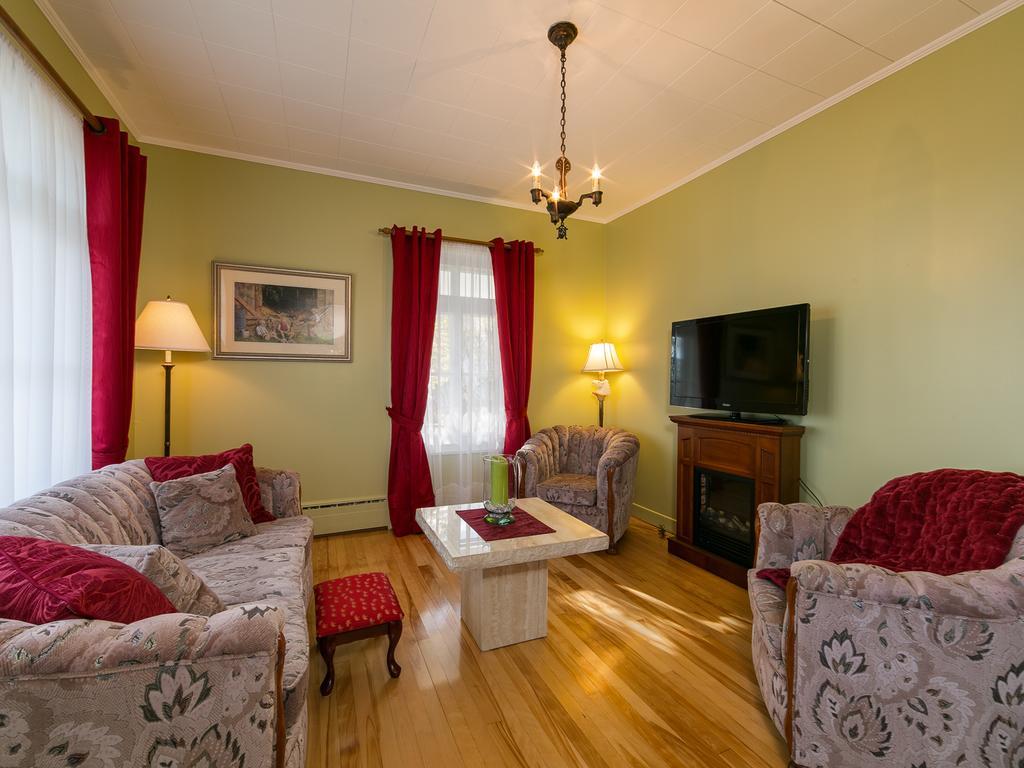 Auberge Gite Maison Des Lilas La Malbaie Room photo